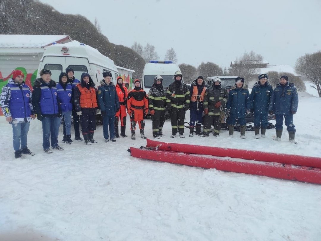 Тренировка по спасению провалившегося под лёд проведена в Талдомском городском округе